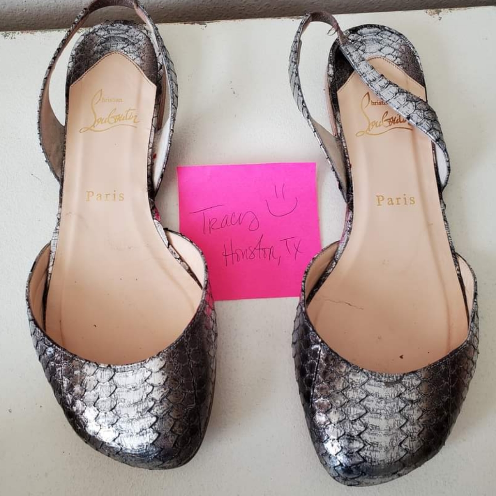 Silver Flats With A Rounded Toe, Sz 38